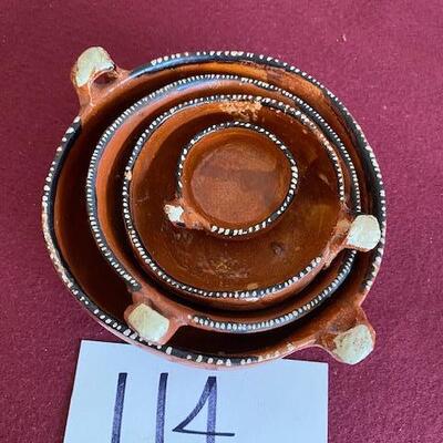 Lot 114 - Pottery, nesting bowls