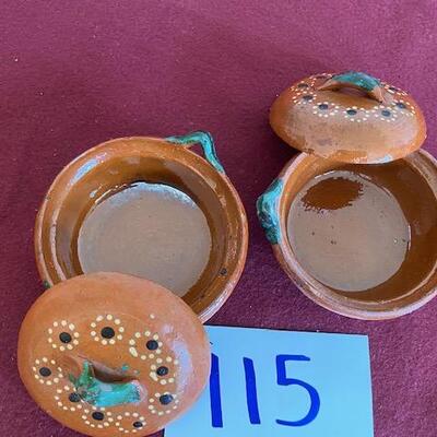 Lot 115 - Pottery, little pots with lids