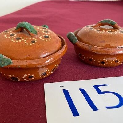 Lot 115 - Pottery, little pots with lids