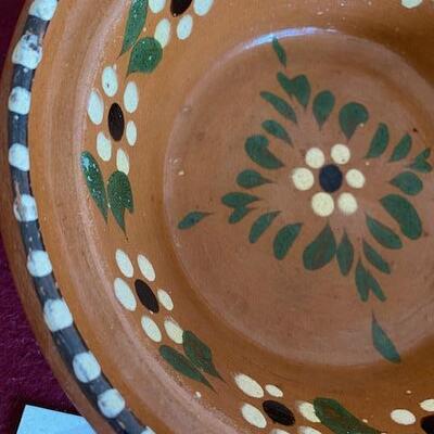 Lot 119 - Pottery Bowl