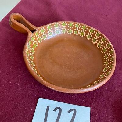 Lot 122 -  Pottery  sm skillet