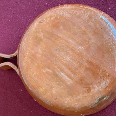 Lot 122 -  Pottery  sm skillet