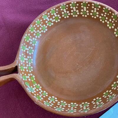 Lot 122 -  Pottery  sm skillet