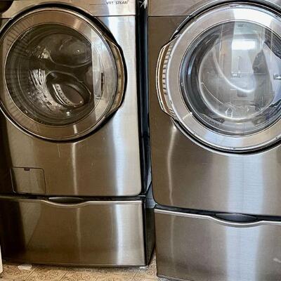 LOT 15  2009 SAMSUNG FRONT LOADING VRT-STEAM WASHER & DRYER SET 