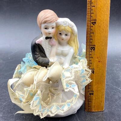 Vintage Wedding Topper Keepsake Figurine Couple YD#012-1120-00105
