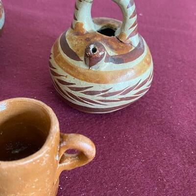 Lot 127 - Pottery 
