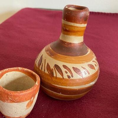 Lot 127 - Pottery 