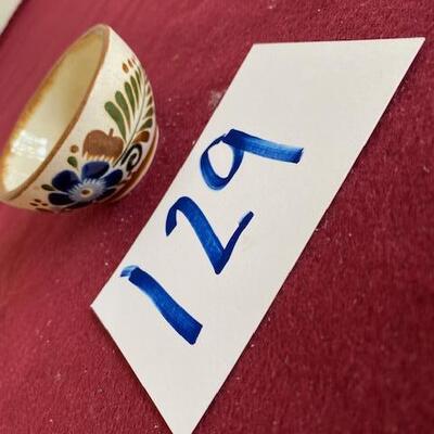 Lot 129 - Pottery Bowl