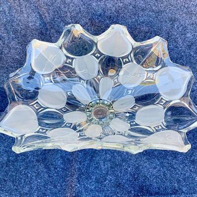 LOT 16  FROSTED & CLEAR GLASS BASKET BOWL