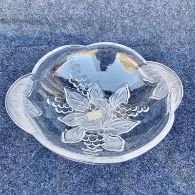 LOT 17. FROSTED & CLEAR GLASS BOWL STUDIO NOVA 