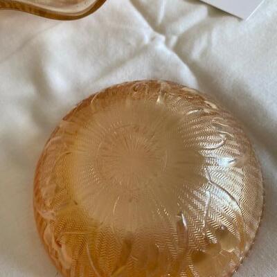 Lot 136 - Depression Glass bowls