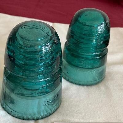Lot 141 - 2 Vintage Hemingray Insulators