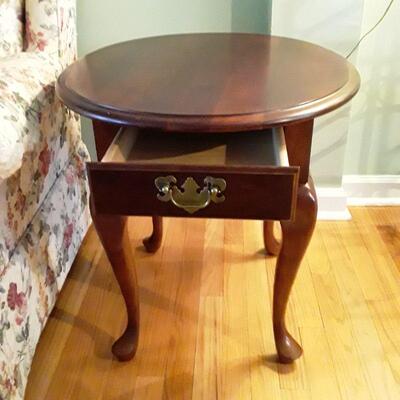Oval Queen Anne Side Table