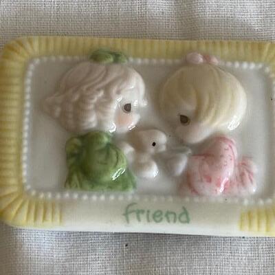 Lot 152 - Precious Moments small items