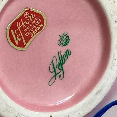 Lot 153 - Pink Lefton Vase