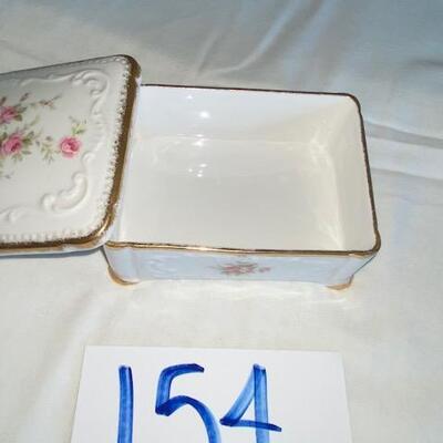 Lot 154 - China box Paragon, Victoriana Rose