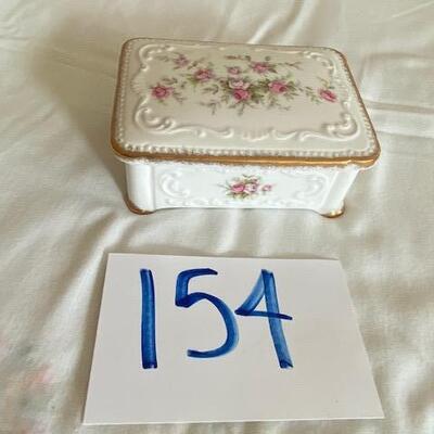 Lot 154 - China box Paragon, Victoriana Rose