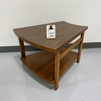 .139. VINTAGE | MCM | LANE End Table