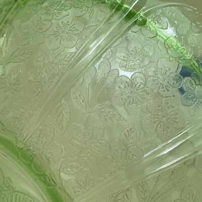 Lot 163 - Depression Glass, lt green bowl