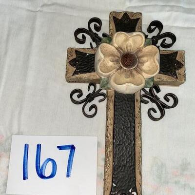Lot 167 - Cross Decor