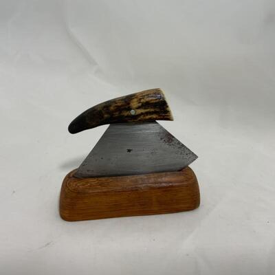 .155. VINTAGE | NATIVE ALASKAN MADE | ULU | Signed