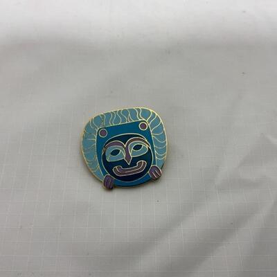 .159. VINTAGE | Barbara Lavallee | Enamel Pin 