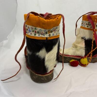.165. VINTAGE | Native Alaskan Made | Mukluks | 1952 