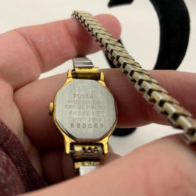 .169. VINTAGE | Two Womenâ€™s Wrist Watches | Carriage | Pulsar