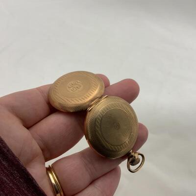 .170. ANTIQUE | HAMPDEN | Womenâ€™s Lapel Watch | 1918