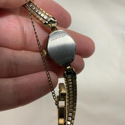 .171. VINTAGE | Womenâ€™s Bulova Wristwatch