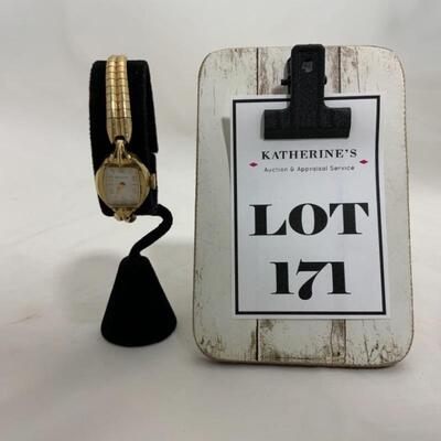 .171. VINTAGE | Womenâ€™s Bulova Wristwatch