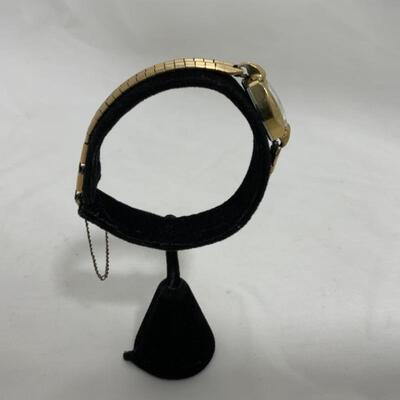 .171. VINTAGE | Womenâ€™s Bulova Wristwatch