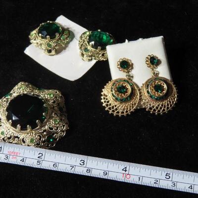 Green stone jewelry 