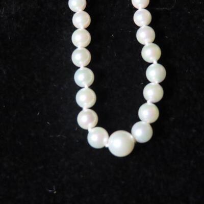 Vintage pearl necklace 