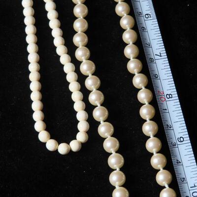 2 pearl necklaces