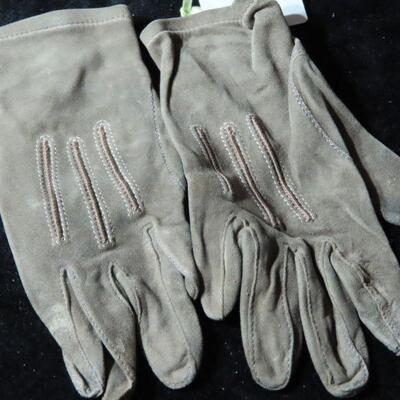 Child's leather gloves