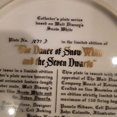 Lot 5 Snow White Collector Plates