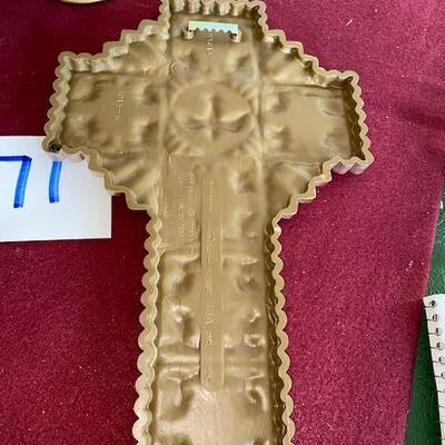 Lot 171 - Home Interiors Cross and Bell