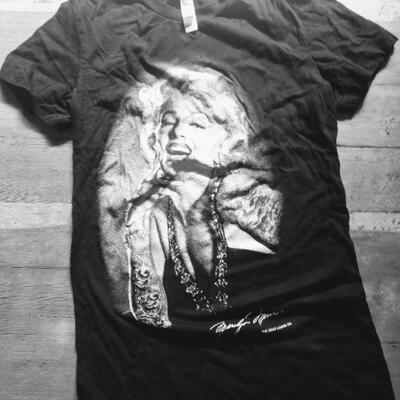 Marilyn Monroe TShirt Size Small