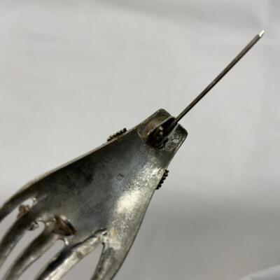 .180. STERLING | ANTIQUE | Hand Brooch | 9g