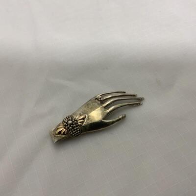 .180. STERLING | ANTIQUE | Hand Brooch | 9g
