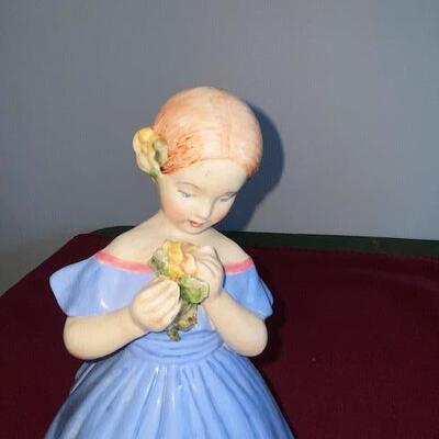 Lot 198 - Ceramic Figurine