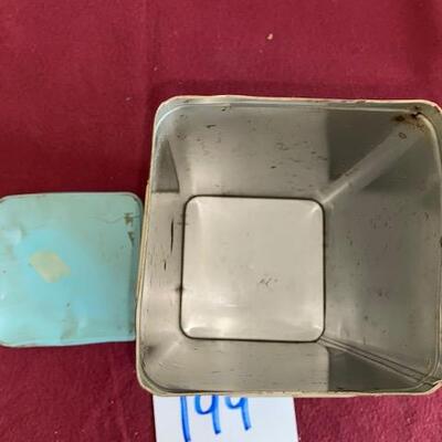 Lot 199 - Vintage Premium Cracker Tin