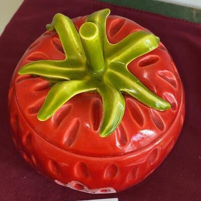 Lot 201 - Vintage Strawberry Cookie Jar