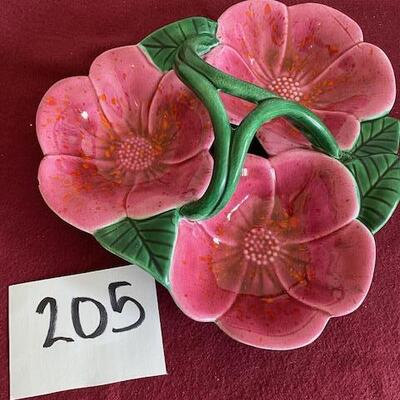 Lot 205- Flower 3 dish