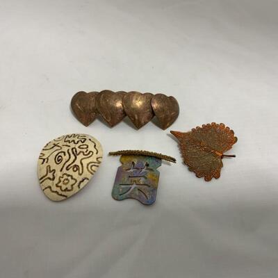 .194. Fanciful Art Jewelry Lot