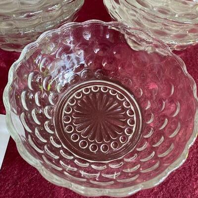Lot 213 - 8 small glass bowls