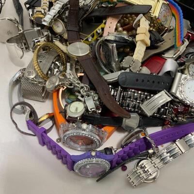 .202. MASSIVE LOT 70+ | Menâ€™s and Womenâ€™s Watches