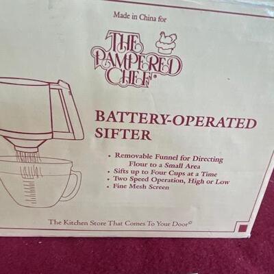 Lot 216 - The Pampered Chef Sifter