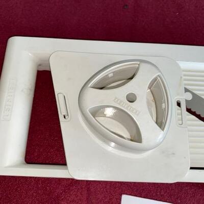 Lot 232 - Mandolin Vegetable slicer
